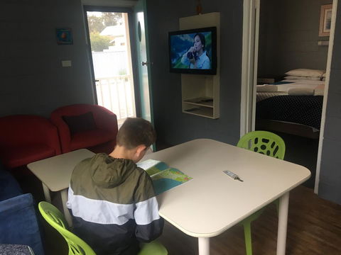 Esperance Central Accommodation - Holiday Adelaide 7