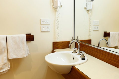 Karri Aura - Holiday Adelaide 2