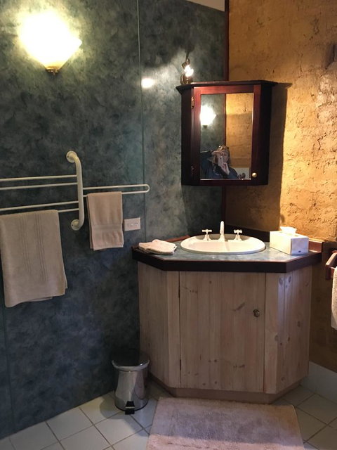 Kangaroo Valley Cottage - Holiday Adelaide 15