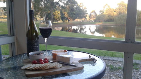 Abbivale Farm Cottage - Holiday Adelaide 0