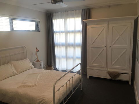 The Pool House - Fremantle - Holiday Adelaide 17