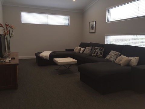 The Pool House - Fremantle - Holiday Adelaide 3