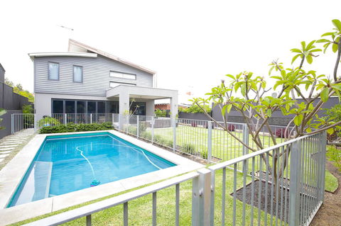 The Pool House - Fremantle - Holiday Adelaide 1