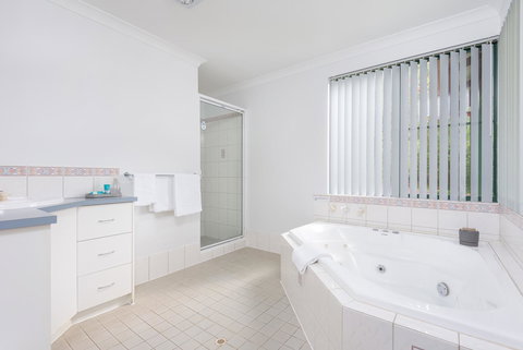 Surfside Ocean Beach Denmark Holiday Accommodation - Holiday Adelaide 26