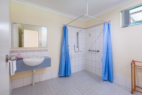 Surfside Ocean Beach Denmark Holiday Accommodation - Holiday Adelaide 38