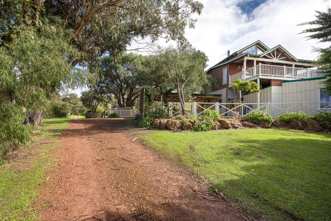 Surfside Ocean Beach Denmark Holiday Accommodation - Holiday Adelaide 24