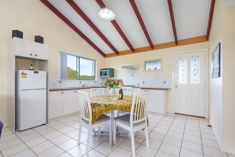 Surfside Ocean Beach Denmark Holiday Accommodation - Holiday Adelaide 31