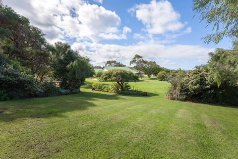 Surfside Ocean Beach Denmark Holiday Accommodation - Holiday Adelaide 6