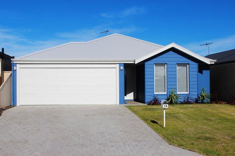 The Beach House - Holiday Adelaide 0