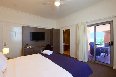 Cottesloe Beach Hotel - Holiday Adelaide 8