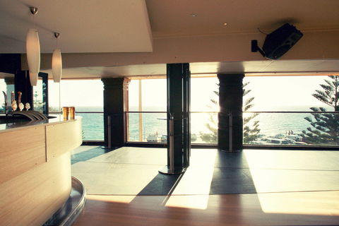 Cottesloe Beach Hotel - Holiday Adelaide 14