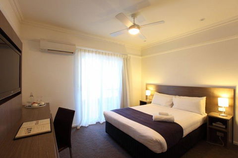 Cottesloe Beach Hotel - Holiday Adelaide 9