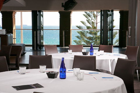 Cottesloe Beach Hotel - Holiday Adelaide 20