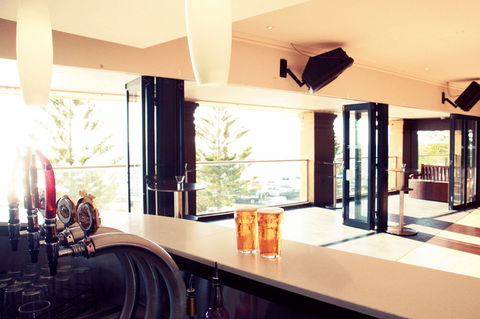 Cottesloe Beach Hotel - Holiday Adelaide 22