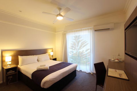 Cottesloe Beach Hotel - Holiday Adelaide 24