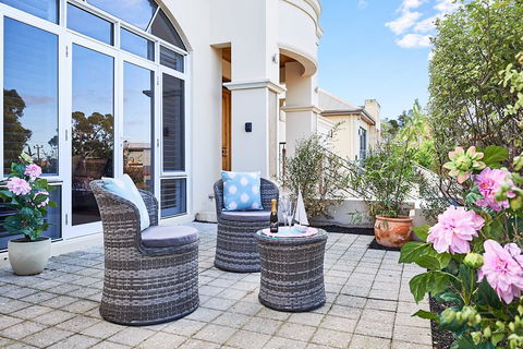 Sorrento Beach Manor - Holiday Adelaide 1