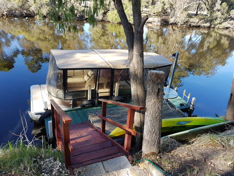 Amazing River House - Holiday Adelaide 24