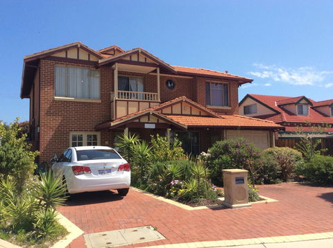 Crossland House - Holiday Adelaide 12
