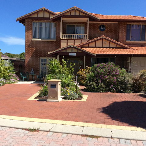 Crossland House - Holiday Adelaide 10