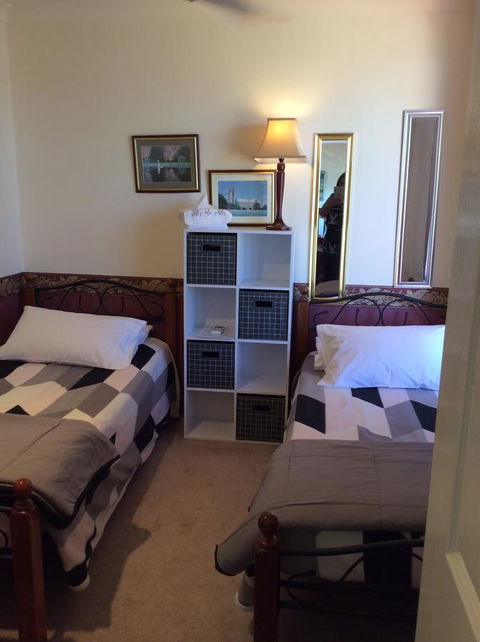 Crossland House - Holiday Adelaide 11