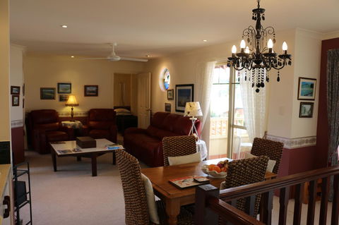 Crossland House - Holiday Adelaide 17