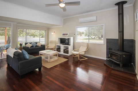 Sea La Vie - Holiday Adelaide 5