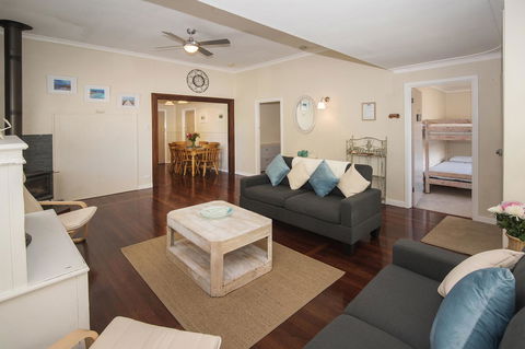 Sea La Vie - Holiday Adelaide 0