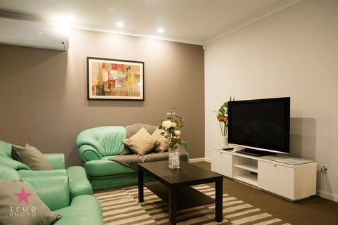 Waterford Guest Suite - Holiday Adelaide 1