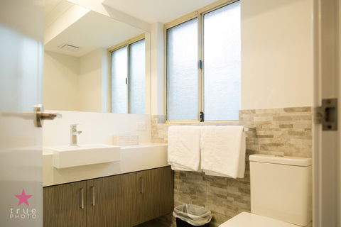 Waterford Guest Suite - Holiday Adelaide 6