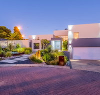 Perth Luxury Accommodation - Holiday Adelaide