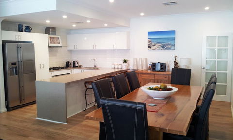 Carpe Diem South - Holiday Adelaide 0
