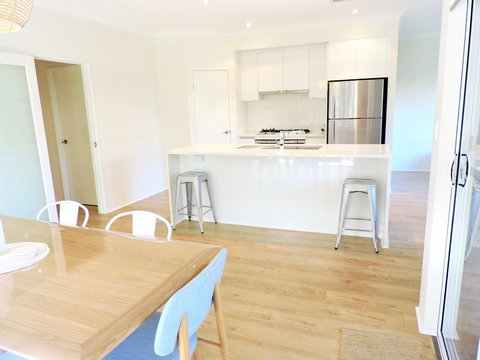 Contemporary Cove - Quindalup - Holiday Adelaide 6