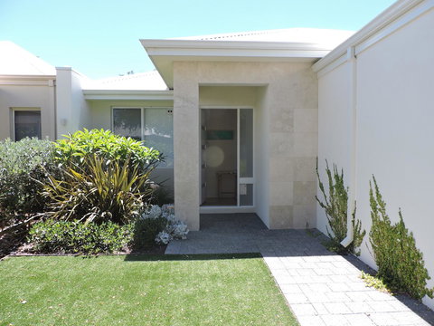 Contemporary Cove - Quindalup - Holiday Adelaide 2