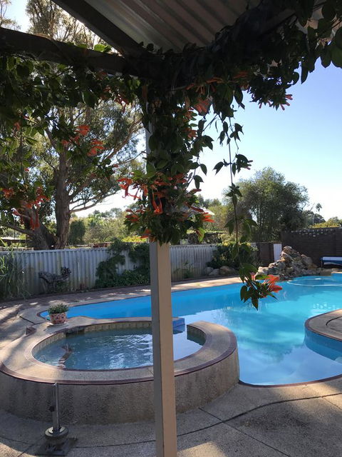 Swan Valley Rest Cottage - Holiday Adelaide 22