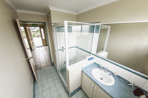 Esperance Foreshore Apartments - Holiday Adelaide 37