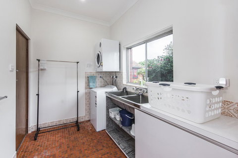 Big House Heated Pool 11 Beds Como / South Perth / Applecross - Holiday Adelaide 30