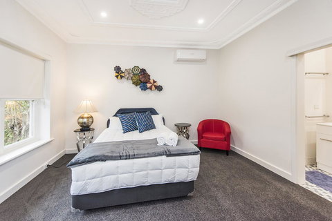 Big House Heated Pool 11 Beds Como / South Perth / Applecross - Holiday Adelaide 14