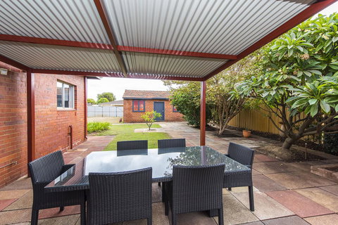 Big House Heated Pool 11 Beds Como / South Perth / Applecross - Holiday Adelaide 28