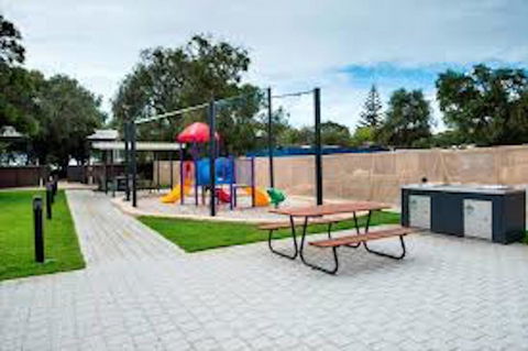 Beach Retreat - Busselton - Holiday Adelaide 11