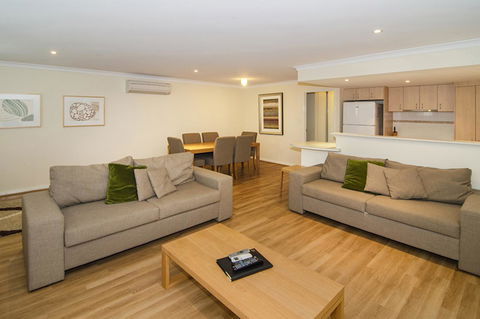 Beach Retreat - Busselton - Holiday Adelaide 2