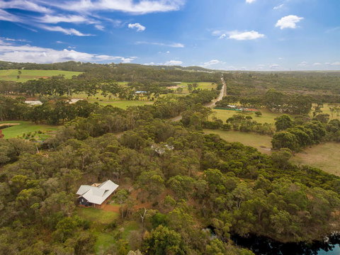 Denmark Forest Retreat - Holiday Adelaide 4