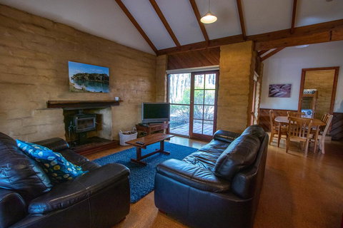 Denmark Forest Retreat - Holiday Adelaide 8