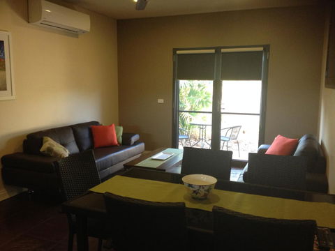 Breezes Apartments - Holiday Adelaide 2