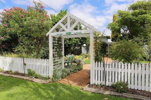 Jacaranda Guest House - Holiday Adelaide 2