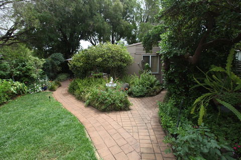 Jacaranda Guest House - Holiday Adelaide 27