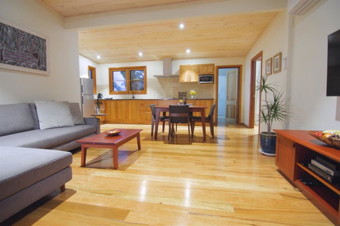 Aiyana Retreat - Holiday Adelaide 7