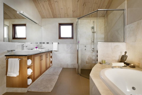 Aiyana Retreat - Holiday Adelaide 3