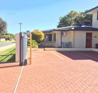 The Royal Dolphin Bed  Breakfast Safety Bay - Holiday Adelaide