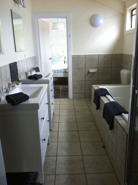 Bickley Valley Cottage - Holiday Adelaide 13