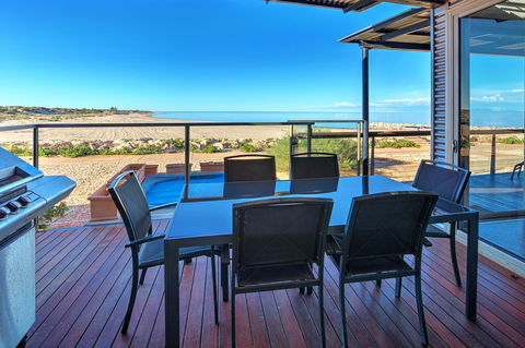 Mantarays Ningaloo Beach Resort - Holiday Adelaide 6
